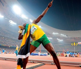 开云体育-替补奇兵！本泽马登场改写剧本，切尔西防线三分钟崩盘之谜，替补神兵本泽马三分钟击溃切尔西防线